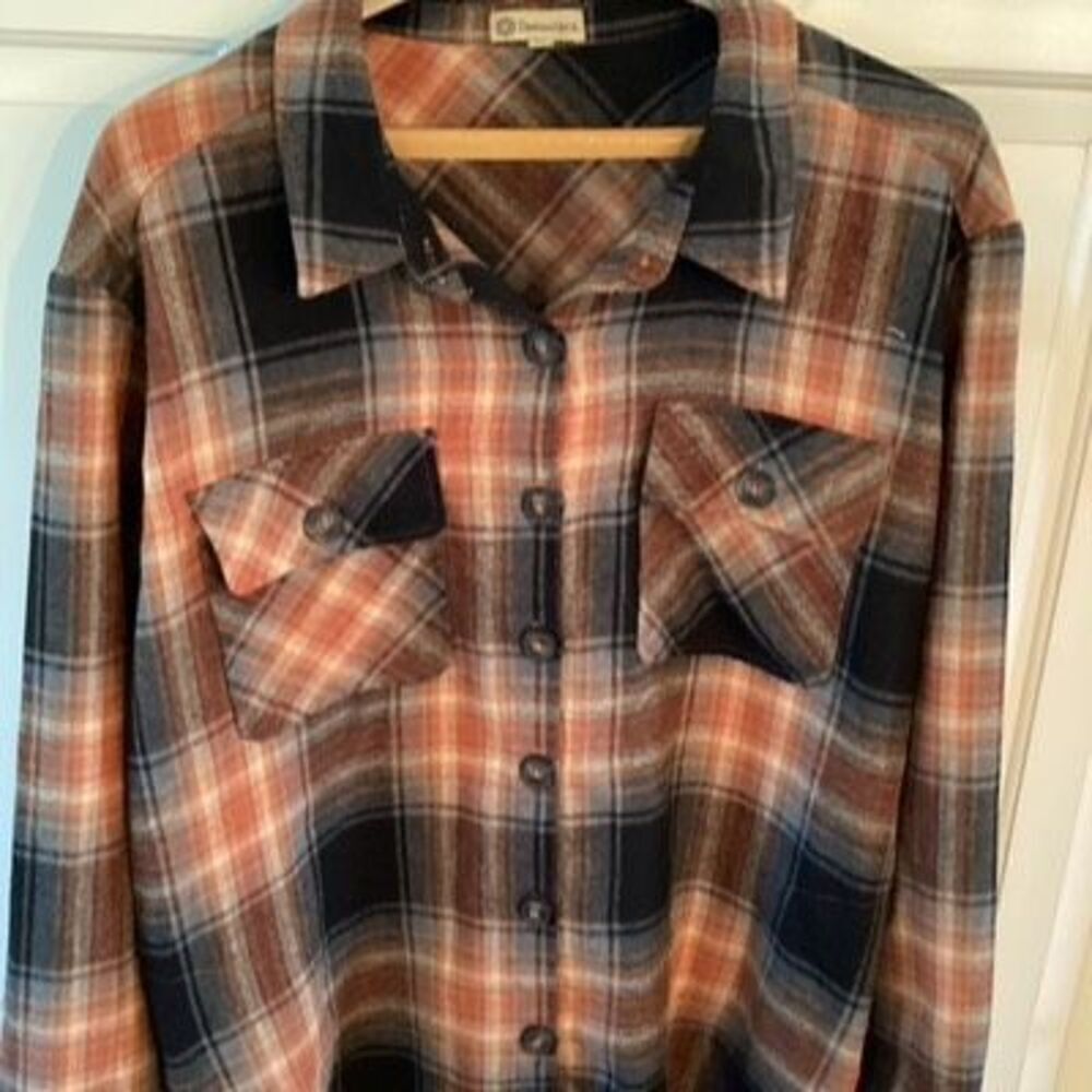 Democracy Women’s Plaid Flannel Shirt Shacket Sz XL Raw Hem Pockets